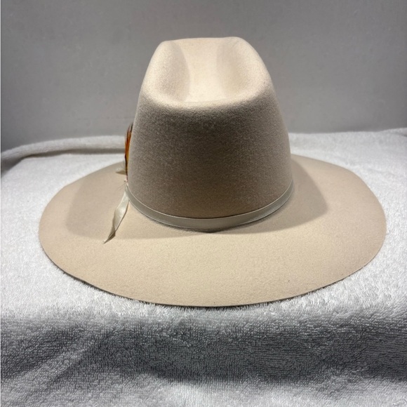 Vintage Stockman Calgary Cream Cowboy Hat with Feather - Size 7 1/8 (57) - Picture 8 of 15